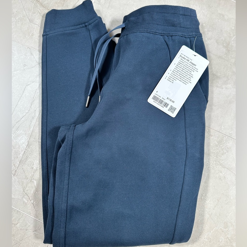 Lululemon scuba joggers navy